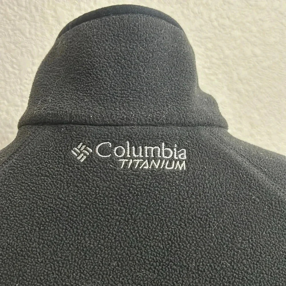 Columbia Titanium Black Jacket - Picture 6 of 6